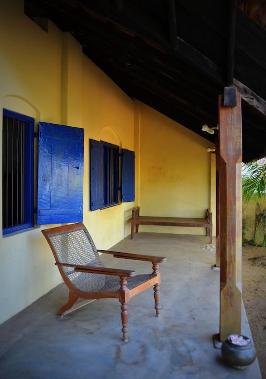 15Lmd Villa In Front Of The Lagoon Batticaloa Habitación foto